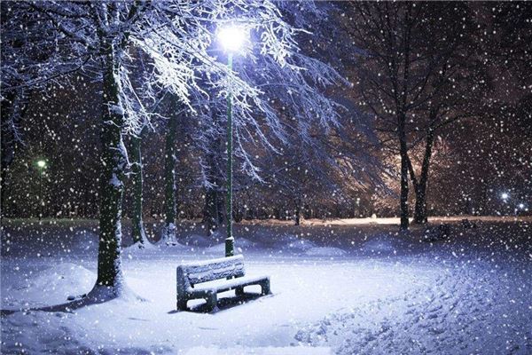 做梦梦见下雪的象征寓意说法图文