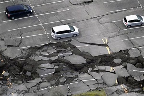 梦见山崩地裂_做梦梦到山崩地裂是什么意思