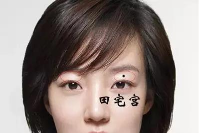 这四颗痣是二婚痣,女人长了很不幸_人中长_学搭配运势网