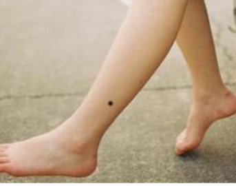 暗箭痣这是凶痣中比较特殊的一种,位于右腿下方,体现出来的是其人在