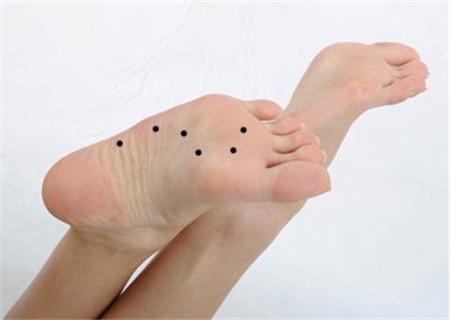 脚上长痦子好不好_有痣_学搭配运势网