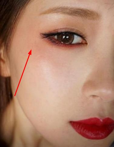 女人出轨偷情的面相特征