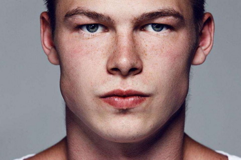 的男人做事情往往不太精细,而对于嘴巴小的男人做事情会有细密的心思