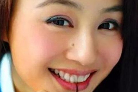 女人印堂有八字纹好吗