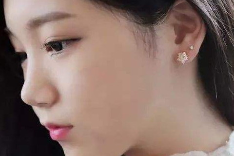 耳朵高过眉毛的人命运如何