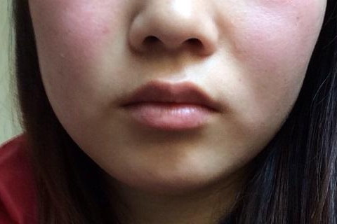 嘴唇上薄下厚的女人面相如何