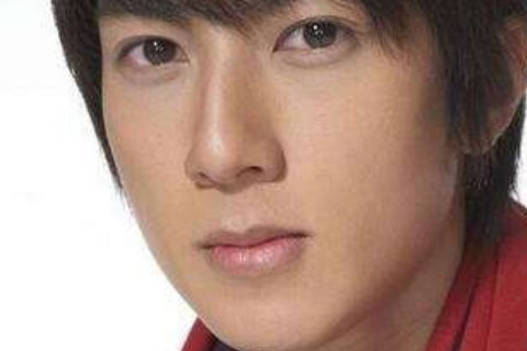 男人嘴小唇薄代表什么