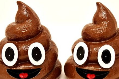 梦见屎沾手是什么意思出行的人梦见梦見屎沾手,这个梦境需要提醒你在