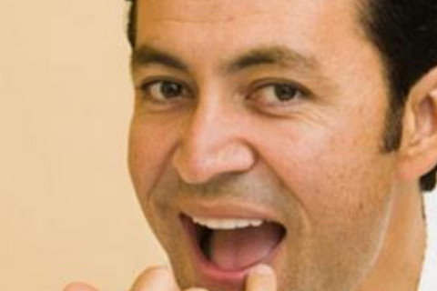 眉毛往下弯的男人面相