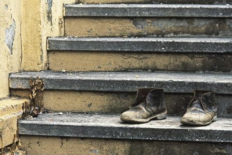 梦见丢了一双鞋