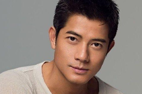 对于嘴角有下垂特点的男人一般都不太好的,因为有这样面相特点的男人