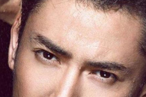 男人长连心眉好吗