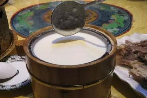 梦见奶水四溢