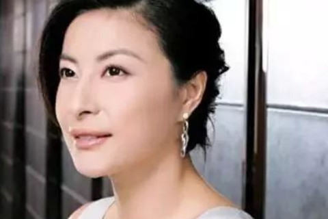 晚年富贵的女人面相看你有吗