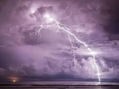 梦见闪电 暴雨