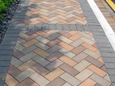 梦见用砖铺路