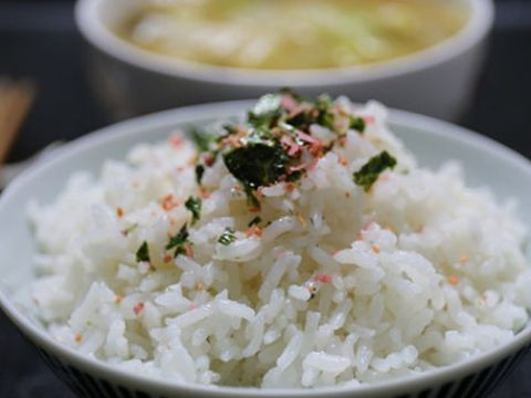 梦见蒸一大桶饭