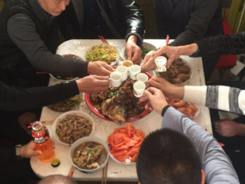 梦见走亲戚没有吃饭