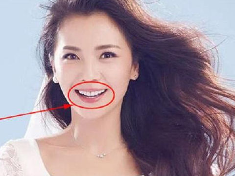 女人嘴巴歪的面相如何