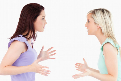 梦见自己和一个女人吵架