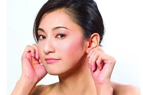 耳朵小的女人的命运怎么样 耳朵小的人是不是没有福气