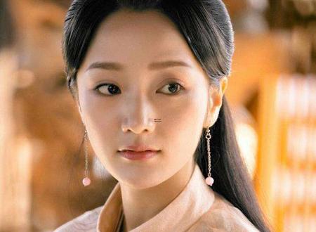 非富即贵的女人面相，美人尖的女人是贵命吗？