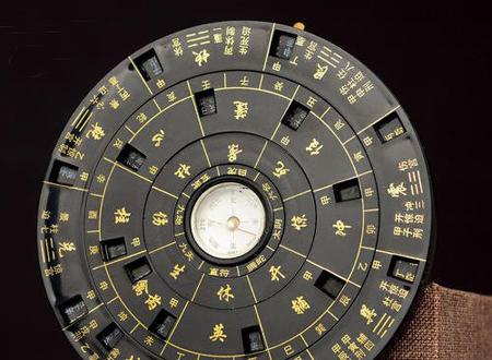 看手相算命大师免费,周易看手相