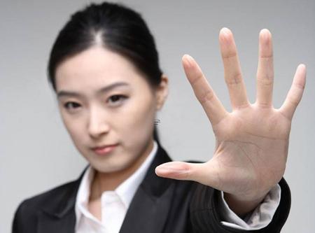 女生主动送上门,近不久女人送上门手相