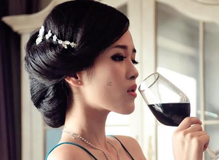面相眉头有痣什么说法,眉头有痣的女人意味着什么