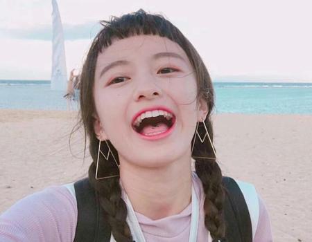 被黑狗咬住不放周公解梦,梦见被黑狗咬伤